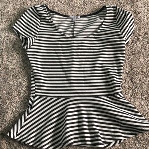 ⚫️⚪️ Peplum Style Top ⚪️⚫️